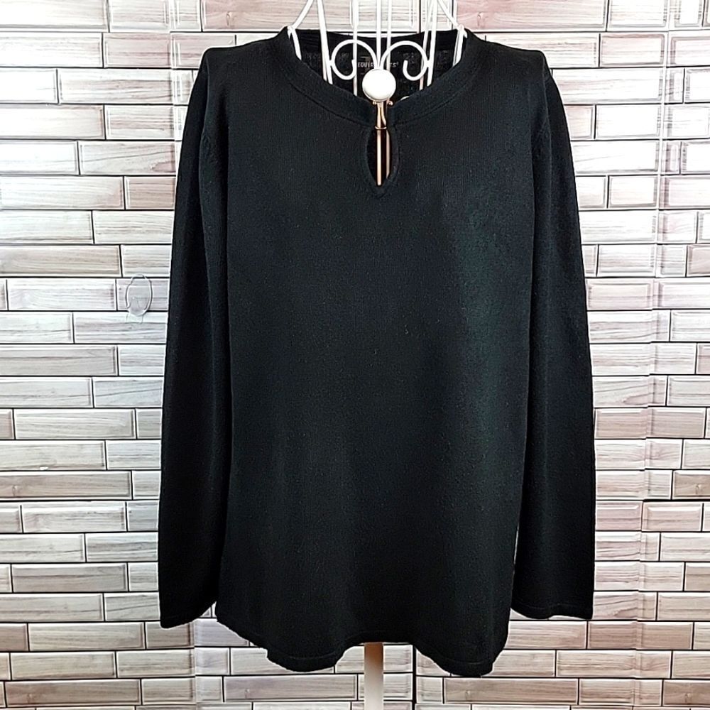 Requirements sweater Size L
